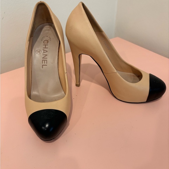 AUTHENTIC Chanel Platform Pumps - Picture 2 of 7